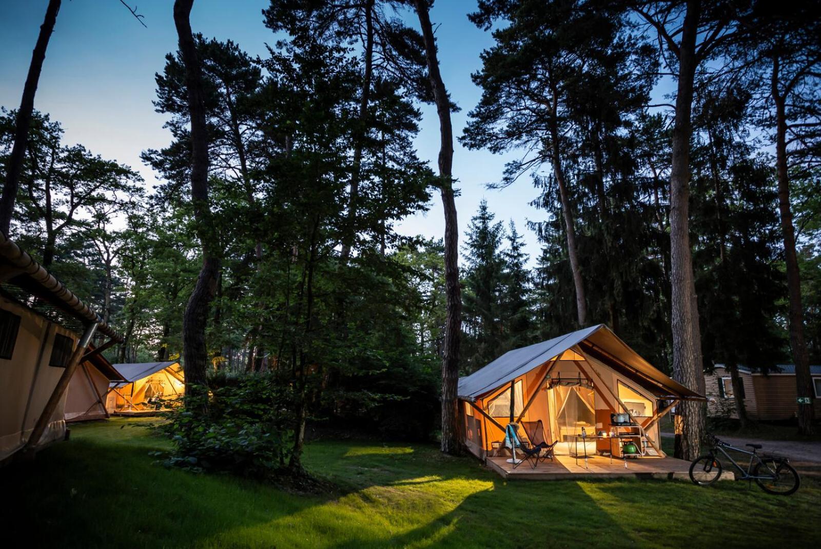 Camping La Pinede Hotell Excénevex Exteriör bild